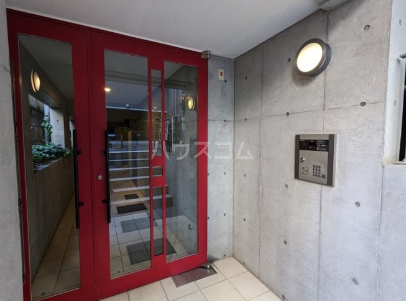 16/26 エントランス