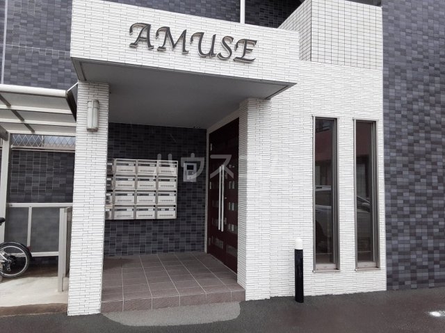 28/30 エントランス