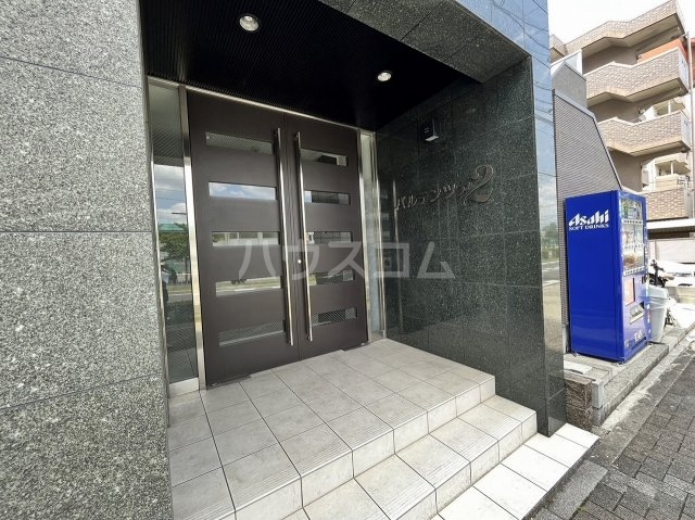 25/30 エントランス