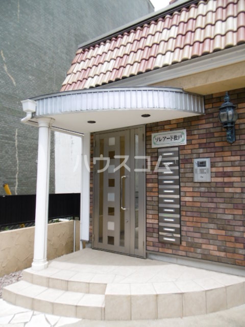 18/28 エントランス