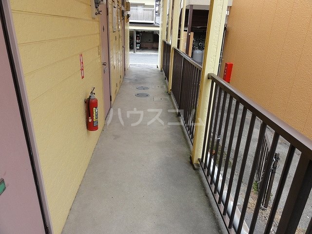 22/30 エントランス