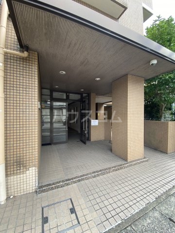 23/30 エントランス