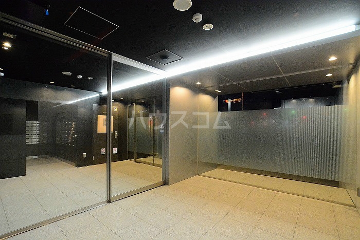 16/19 エントランス