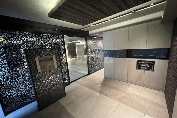 3/4 エントランス