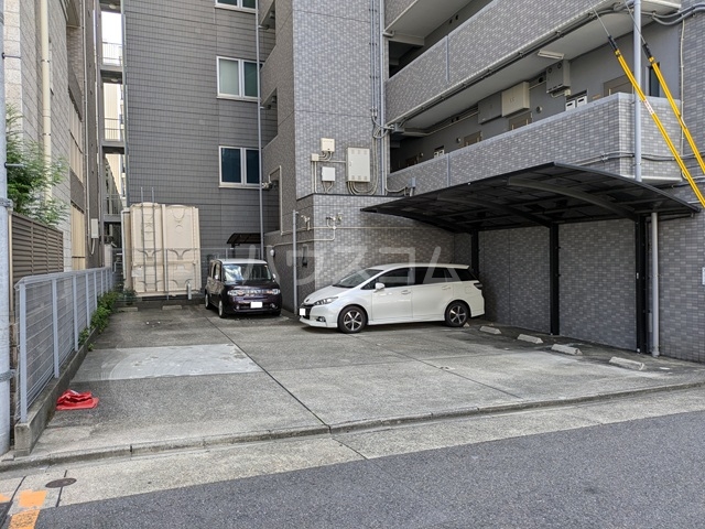 26/30 駐車場
