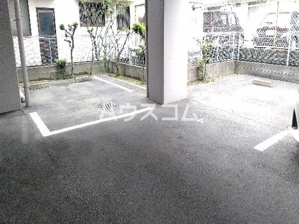 14/16 駐車場