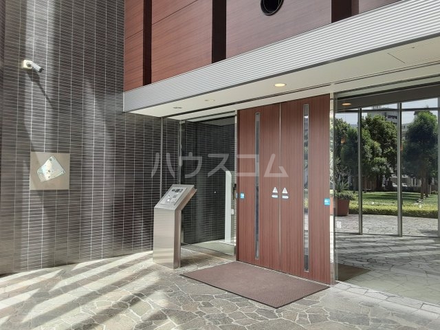 20/30 エントランス