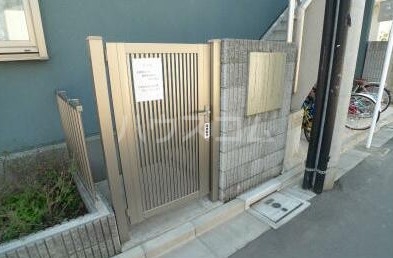 15/22 エントランス