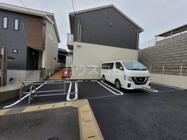 23/30 駐車場