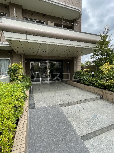 19/28 エントランス