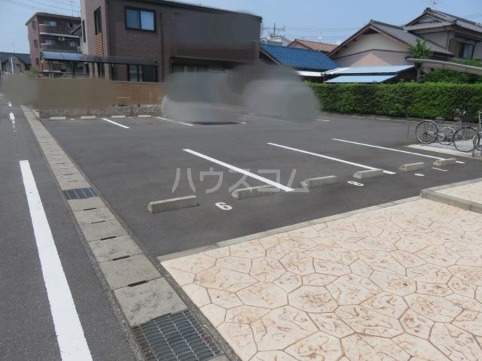 14/17 駐車場