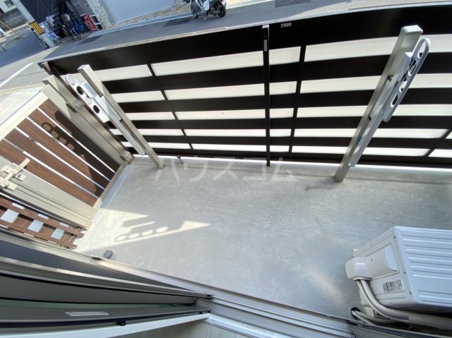 23/30 バルコニー