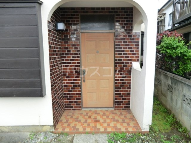 26/30 エントランス