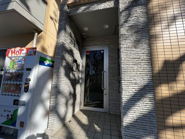 21/25 エントランス