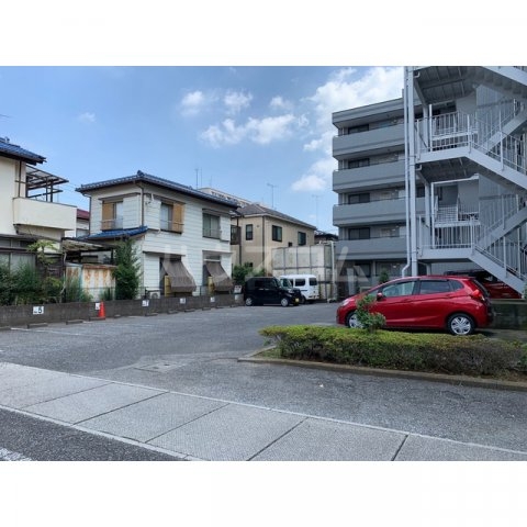 22/30 駐車場