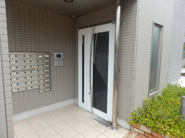 21/26 エントランス