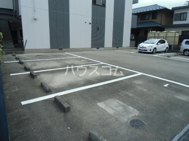 17/20 駐車場
