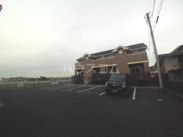 22/30 駐車場