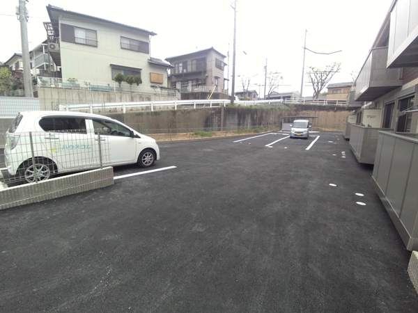 2/3 駐車場