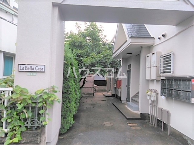 26/30 エントランス