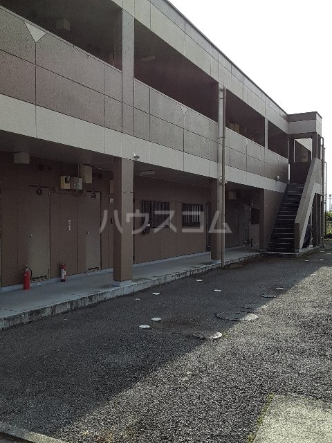 16/20 エントランス