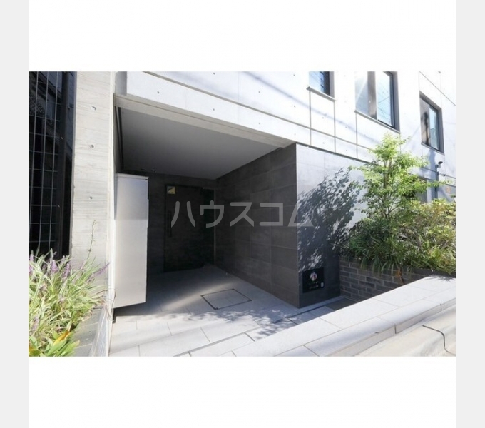 22/25 エントランス