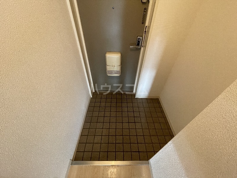 13/30 玄関