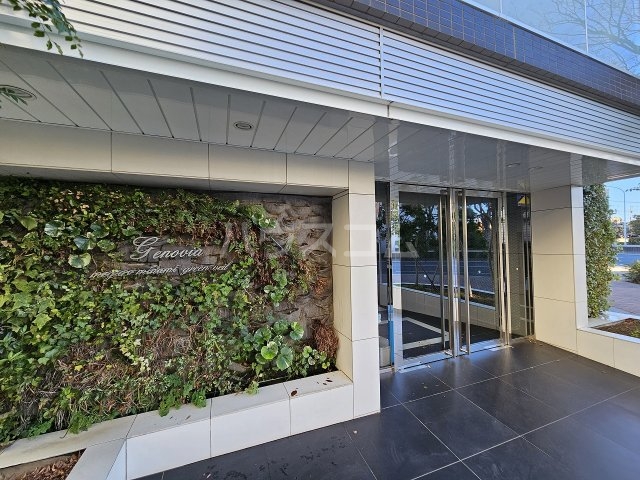 21/30 エントランス