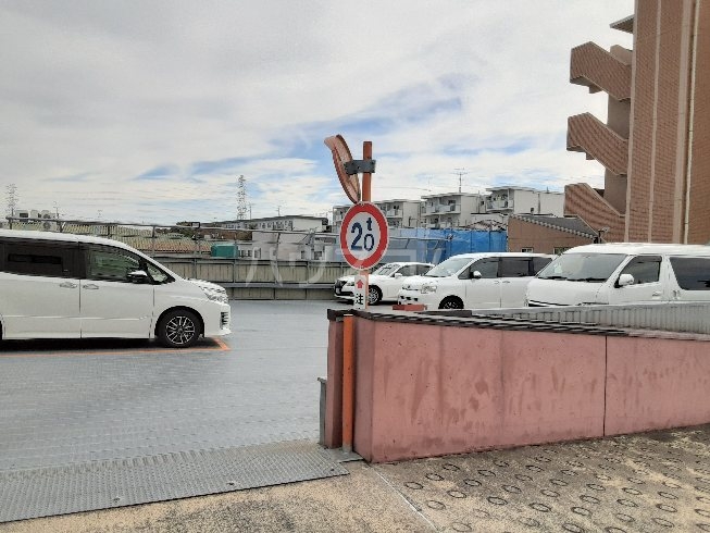 21/30 駐車場