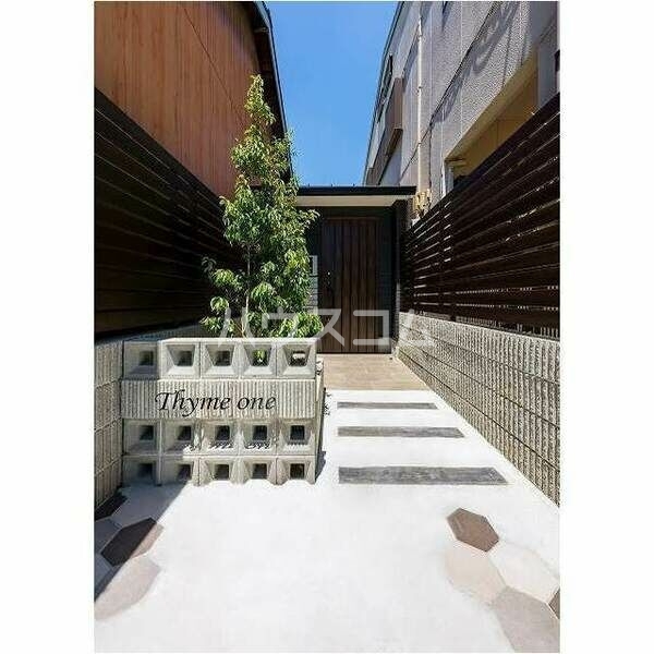 19/28 エントランス