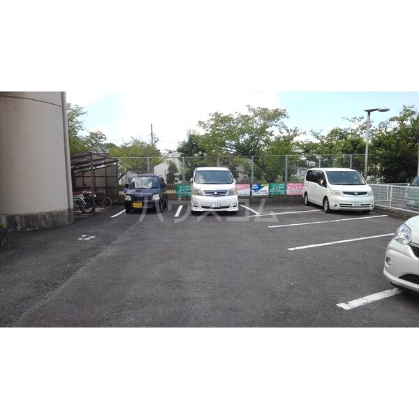 14/18 駐車場