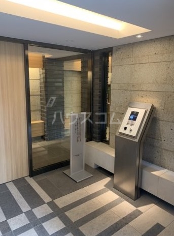 13/13 エントランス