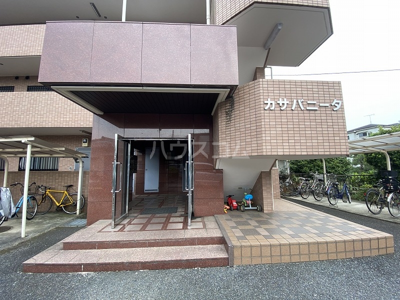 25/30 エントランス