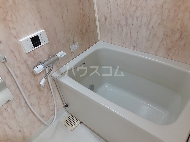 17/30 浴室