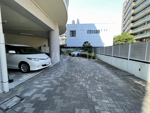 22/25 駐車場
