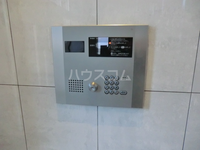 26/30 エントランス