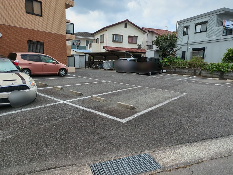 26/29 駐車場