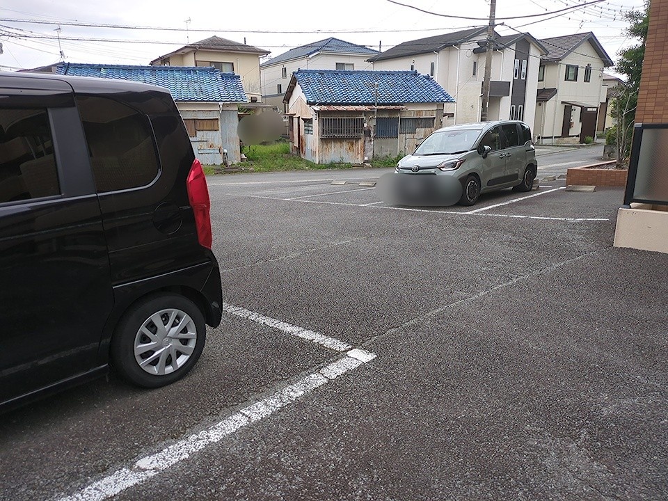 25/28 駐車場