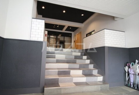 16/22 エントランス