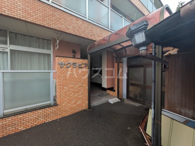 21/26 エントランス