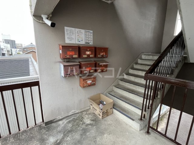 22/30 エントランス