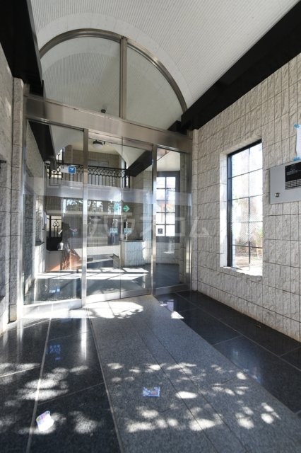 21/29 エントランス