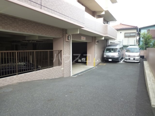 20/21 駐車場