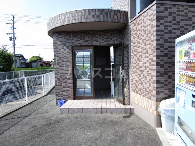 17/19 エントランス