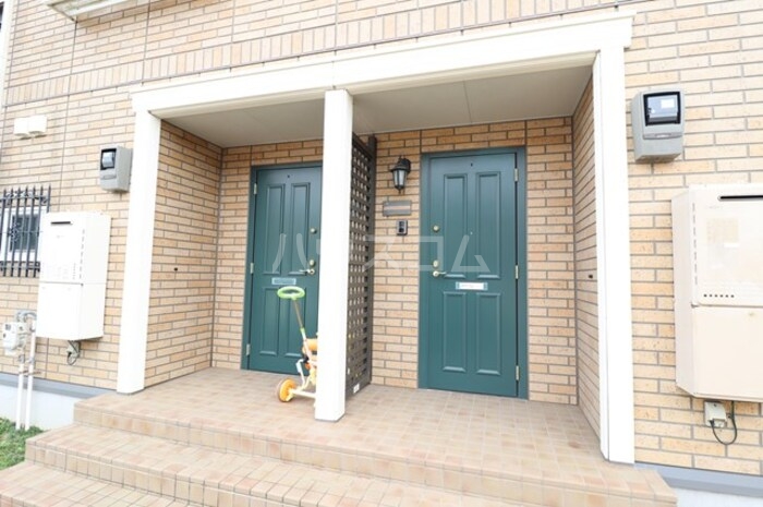 26/29 エントランス