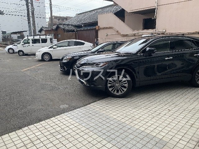 16/21 駐車場