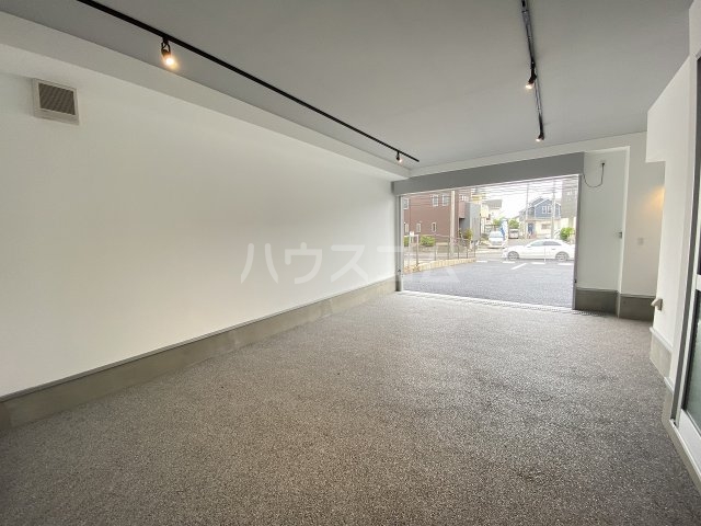 27/30 駐車場