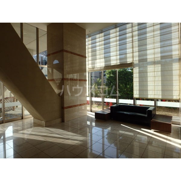 19/26 エントランス