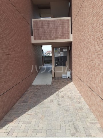 21/25 エントランス