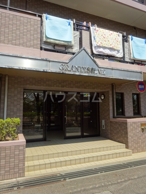 22/30 エントランス